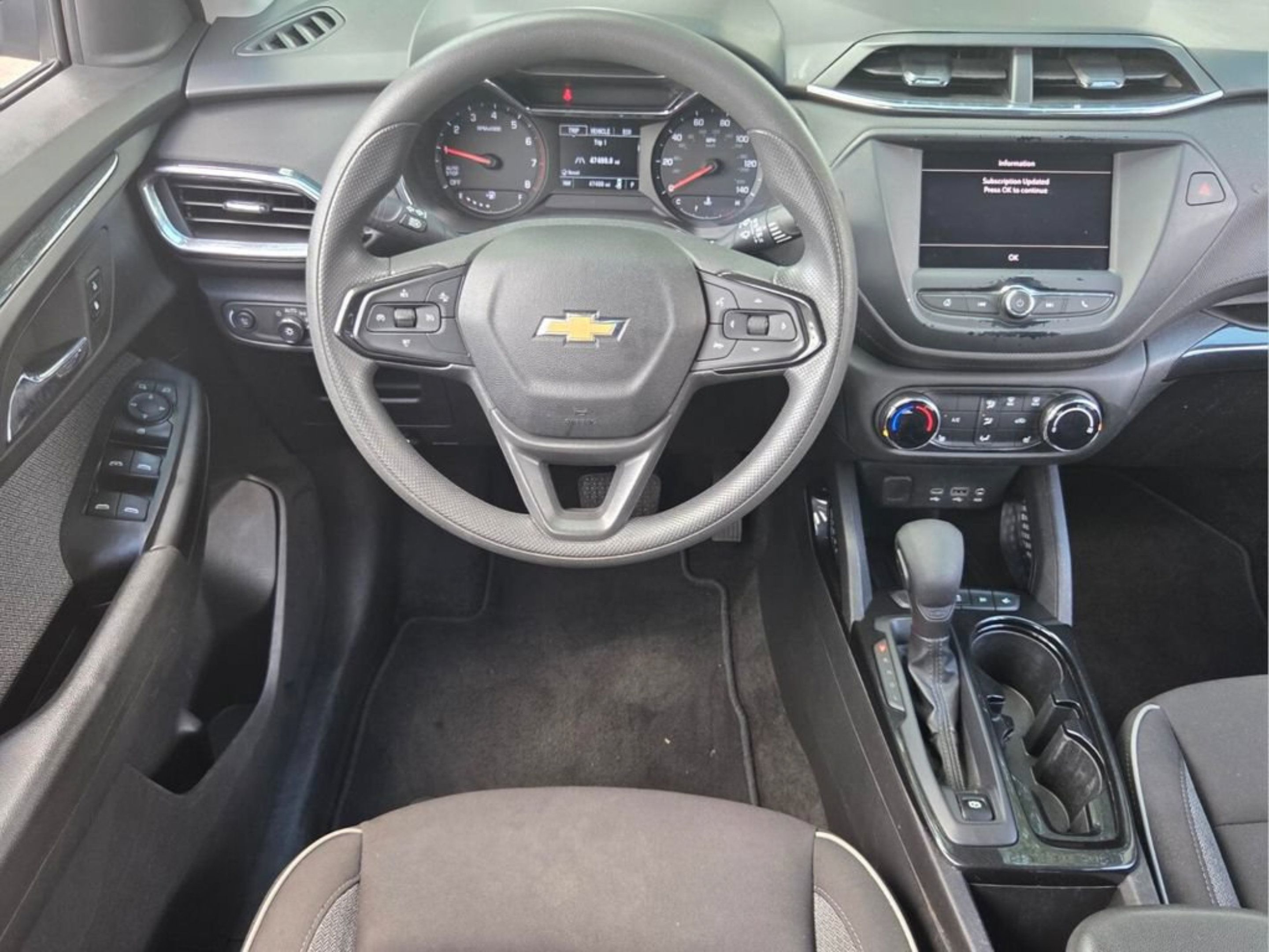 Used 2023 Chevrolet TrailBlazer LT FWD image 13