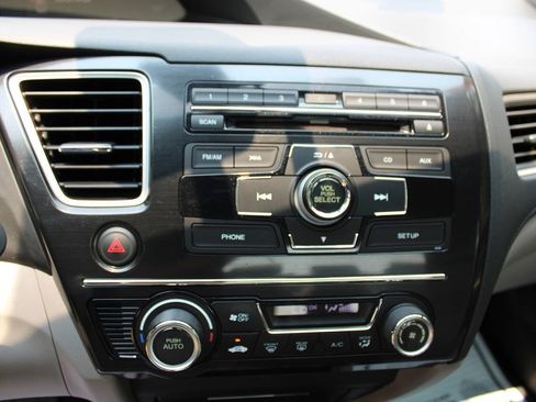 Used 2013 Honda Civic Hybrid Sedan image 18