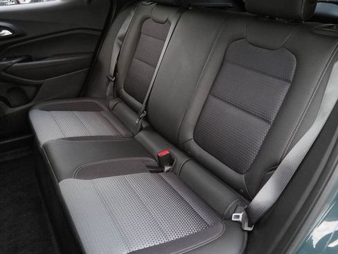 Certified 2025 Chevrolet Trax LT w/ Driver Confidence Package FWD image 21