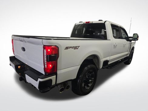 Used 2023 Ford F250 Lariat w/ Sport Appearance Package AWD/4WD image 4