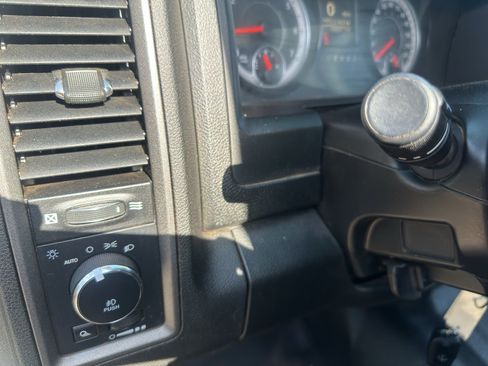 Used 2022 RAM 1500 Tradesman w/ Chrome Appearance Group AWD/4WD image 16