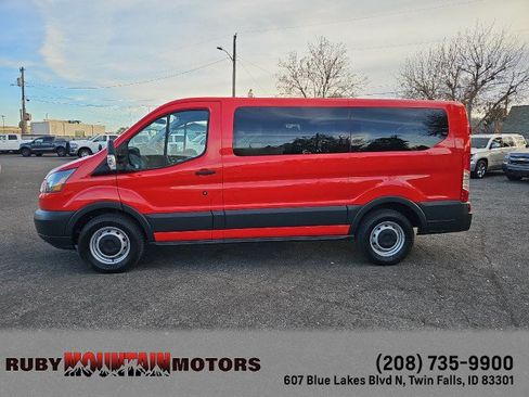 Used 2017 Ford Transit 150 XL image 4