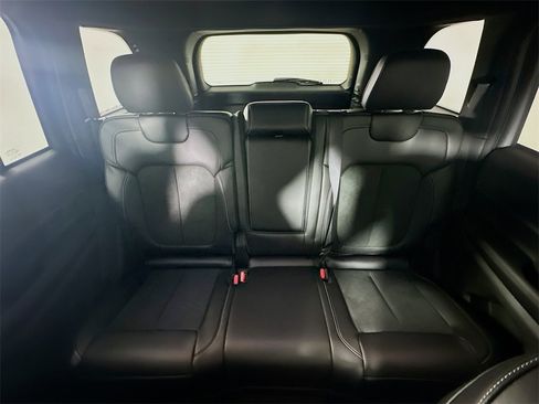 New 2025 Jeep Grand Cherokee Altitude image 10