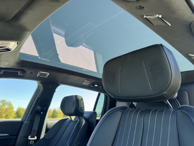 New 2026 Cadillac Escalade IQ Sport 2 w/ LPO, ONYX Package AWD/4WD image 26