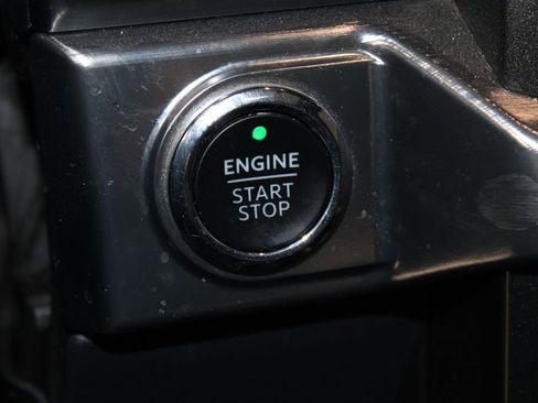 Used 2023 Ford F150 Lariat w/ Equipment Group 502A High image 28