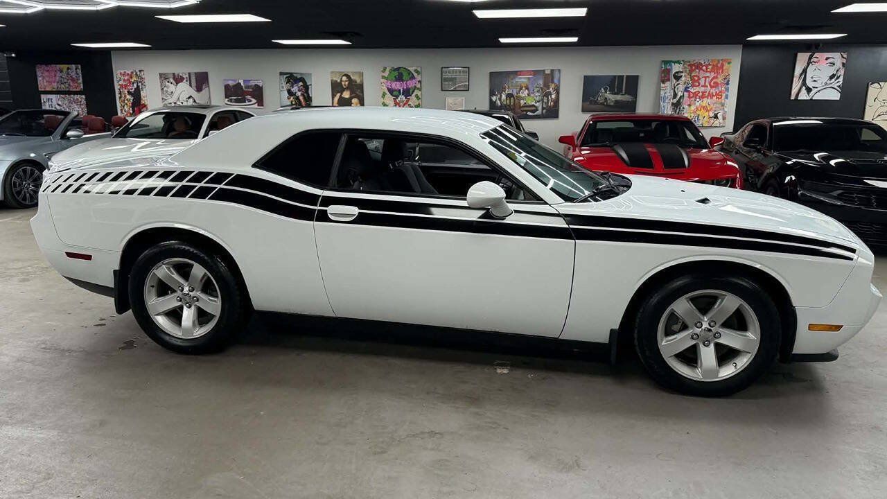Used 2014 Dodge Challenger R/T RWD image 5