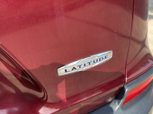 Used 2019 Jeep Cherokee Latitude w/ Popular Appearance Group image 5