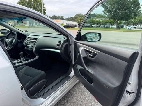 Used 2015 Nissan Altima 2.5 S w/ Power Driver Seat Package FWD image 15