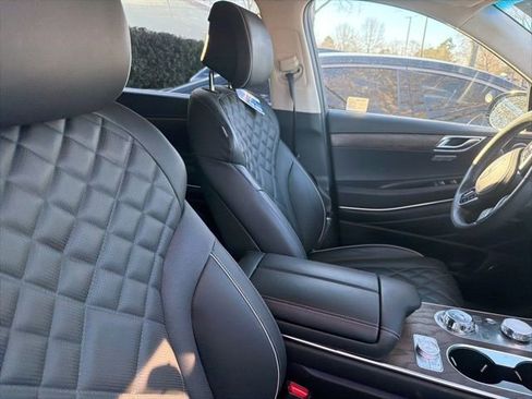 Used 2025 Genesis GV80 3.5T Prestige image 12