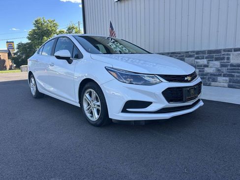 Used 2016 Chevrolet Cruze LT FWD image 1
