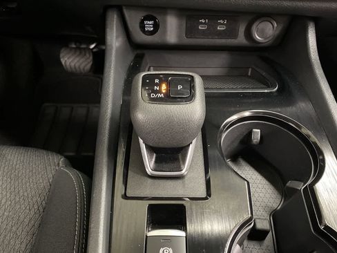 Used 2025 Nissan Rogue SV image 25