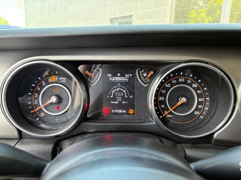 Used 2019 Jeep Wrangler Unlimited Sport S AWD/4WD image 26