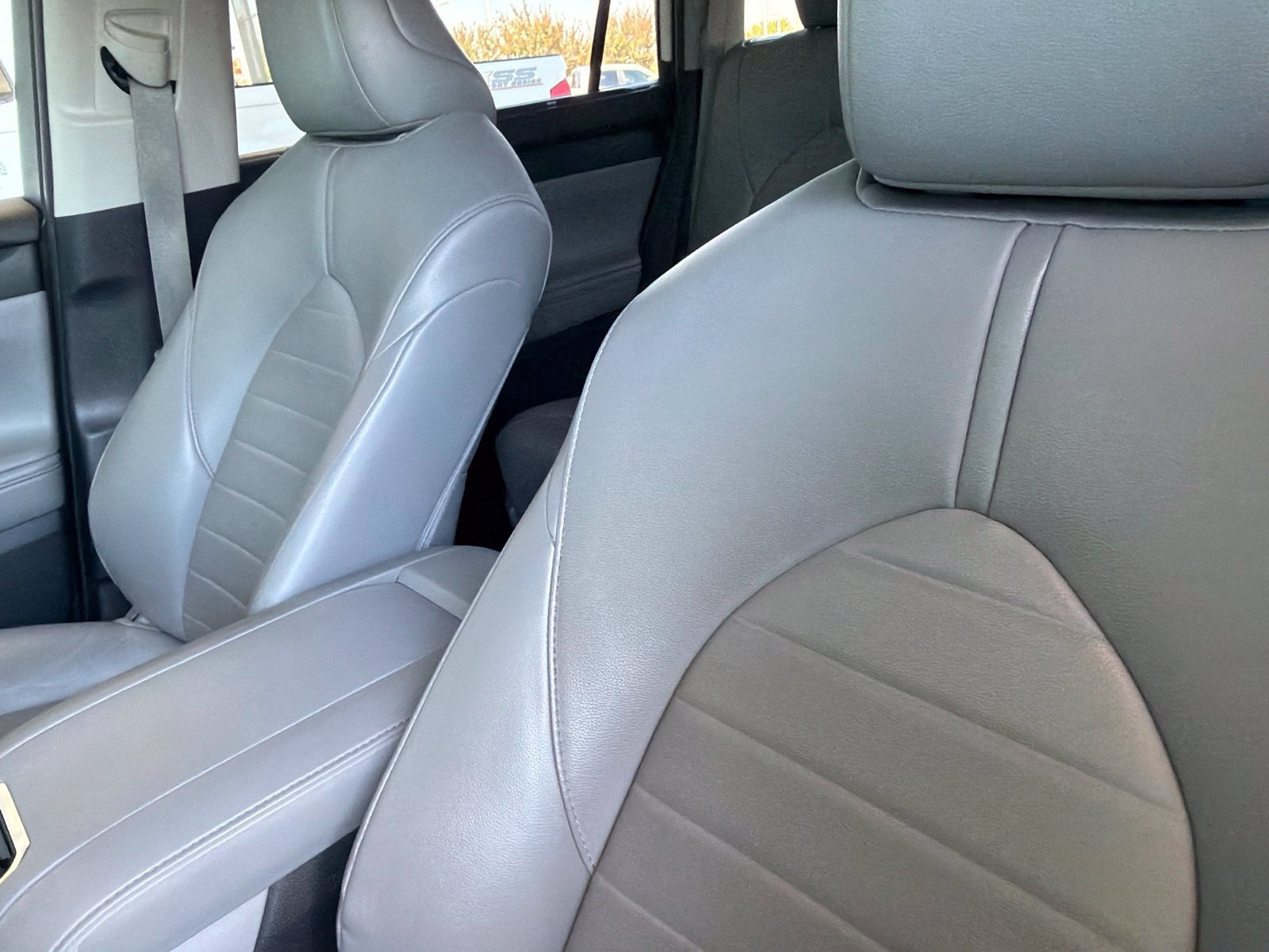 Used 2021 Toyota Highlander XLE FWD image 10