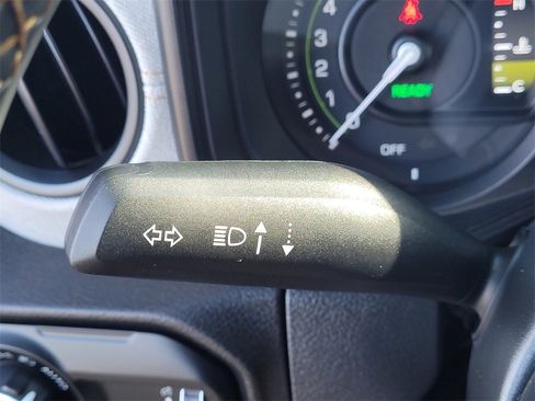 Used 2024 Jeep Wrangler Unlimited image 15