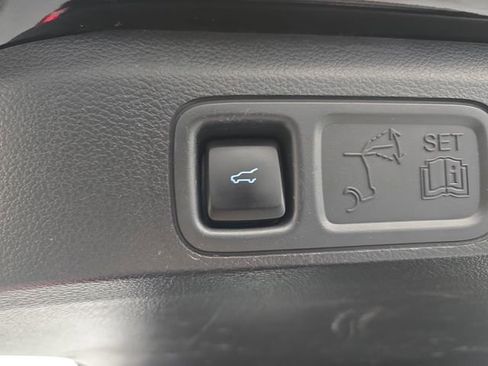 Used 2024 Ford Expedition XLT AWD/4WD image 40