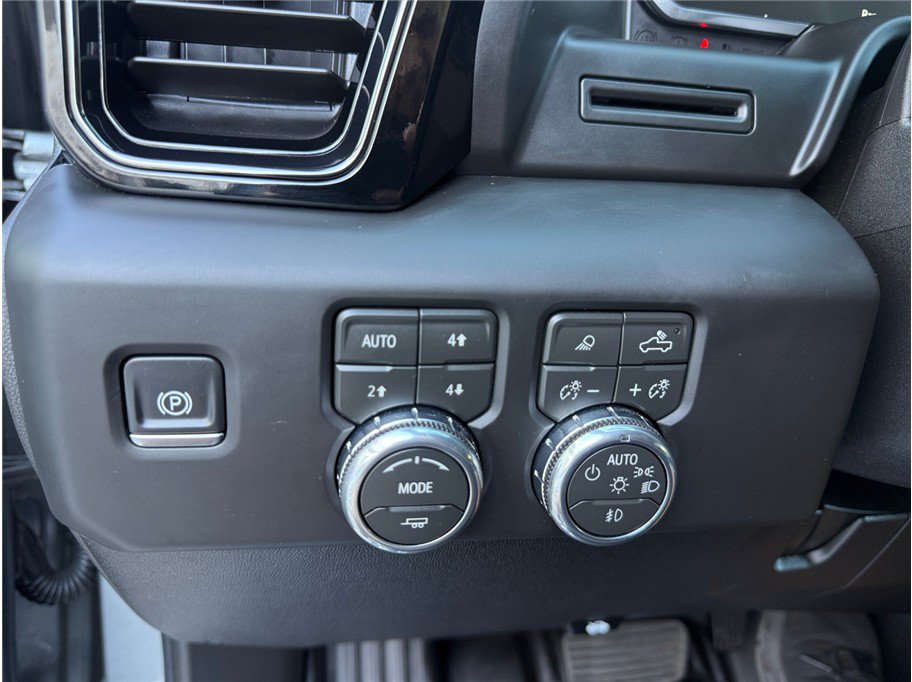 Used 2026 GMC Sierra 2500 AT4 AWD/4WD image 30