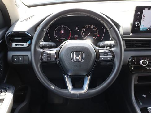 Used 2023 Honda Pilot Touring image 16