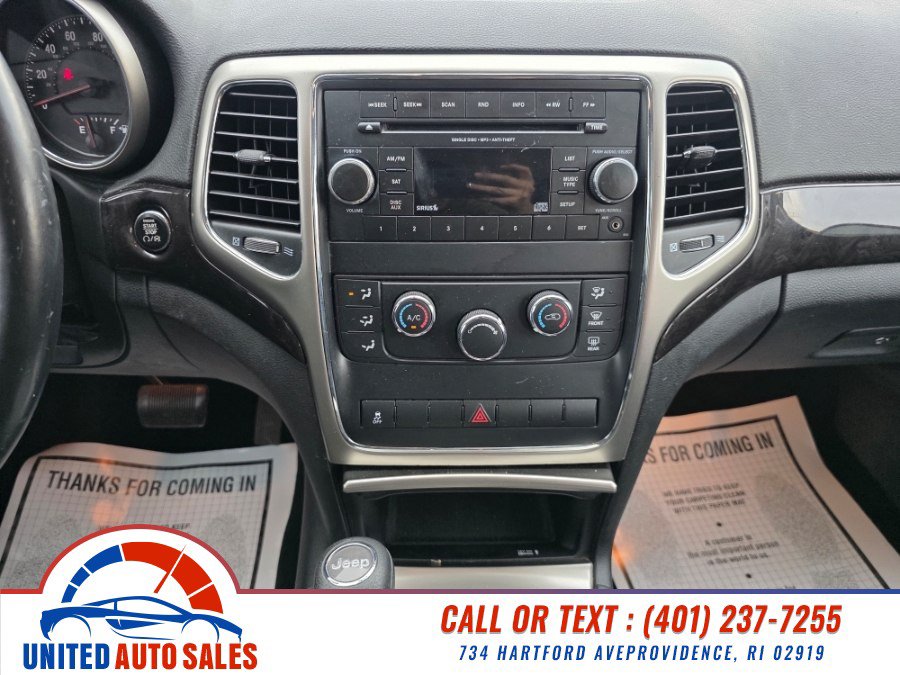 Used 2012 Jeep Grand Cherokee Laredo w/ Laredo E Group AWD/4WD image 16