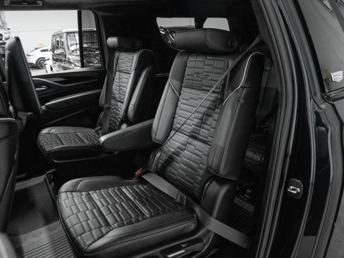 Used 2024 Cadillac Escalade ESV V w/ LPO, Floor Liner Package AWD/4WD image 15