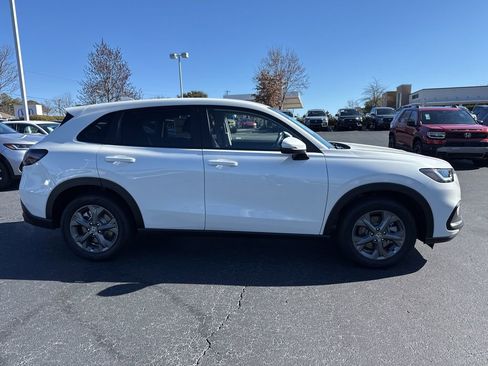 New 2026 Honda HR-V LX image 2