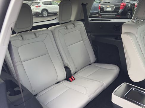 New 2026 Lincoln Aviator Reserve w/ Luxury Package AWD/4WD image 16