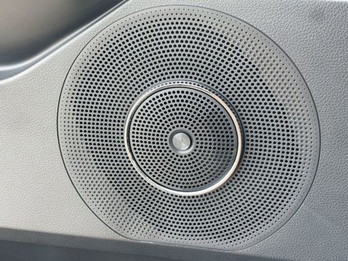 Used 2024 Ford Expedition Limited image 23