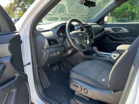 Used 2023 Chevrolet Traverse LT FWD image 11