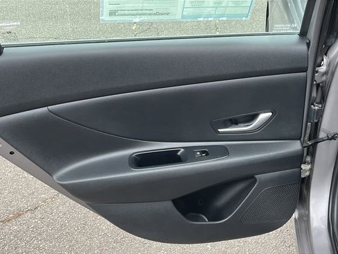 Used 2023 Hyundai Elantra SEL image 19