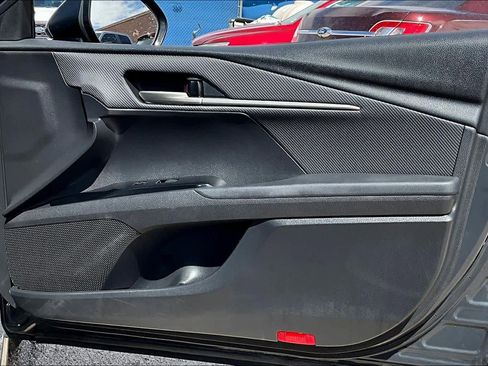 Used 2025 Toyota Camry SE image 21