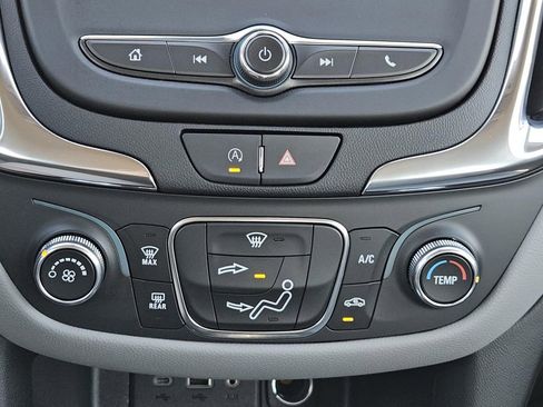 Used 2022 Chevrolet Equinox LS image 14