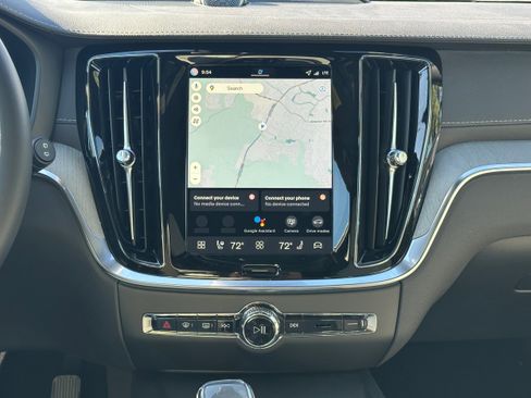 Used 2026 Volvo V60 B5 Cross Country Ultra w/ Protection Package Premier image 12