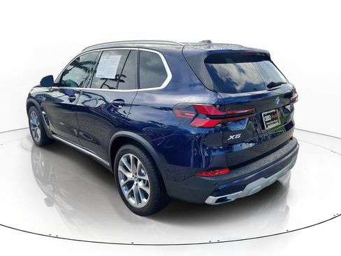 Used 2025 BMW X5 xDrive40i w/ Executive Package AWD/4WD image 3