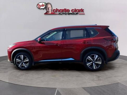 Used 2021 Nissan Rogue SL image 2