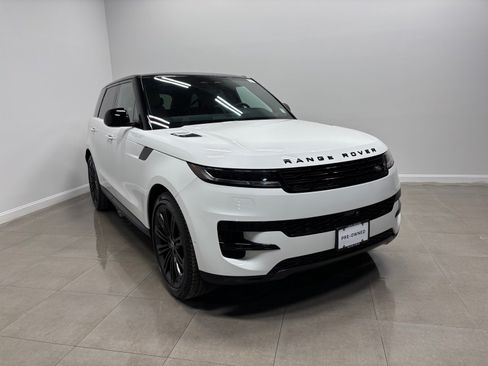 Used 2024 Land Rover Range Rover Sport SE AWD/4WD image 4