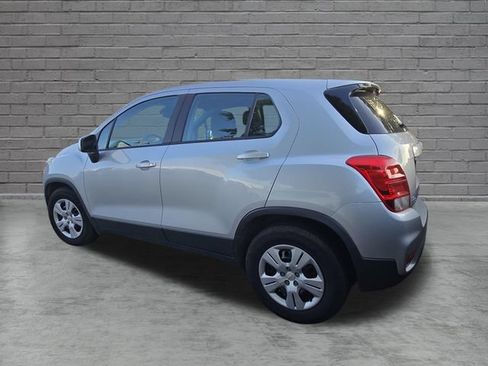 Used 2018 Chevrolet Trax LS FWD image 4