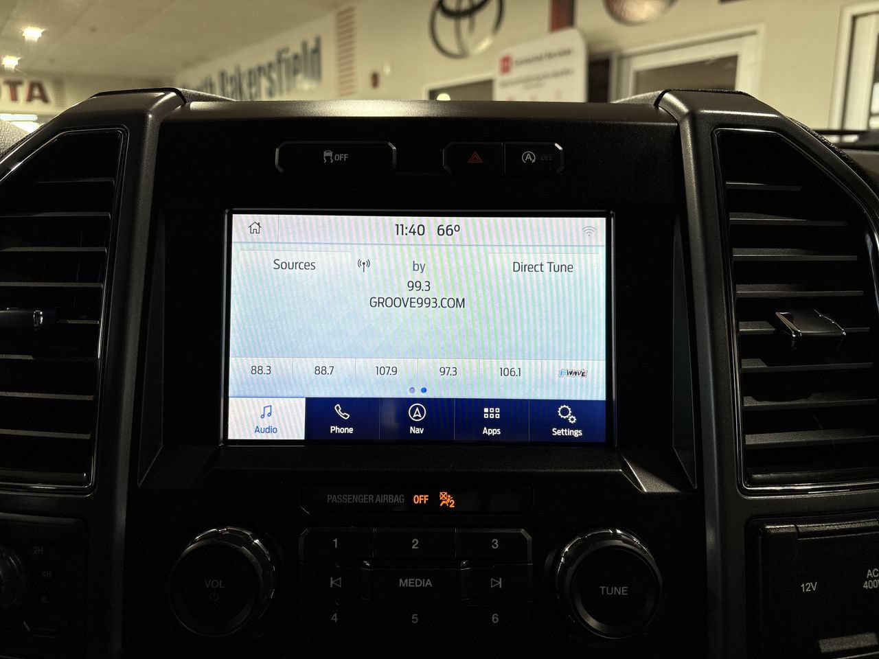 Used 2020 Ford F150 XLT w/ Equipment Group 302A Luxury AWD/4WD image 16