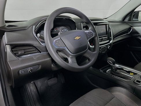Used 2021 Chevrolet Traverse LS FWD image 9