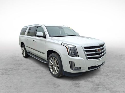Used 2020 Cadillac Escalade ESV Luxury AWD/4WD image 3