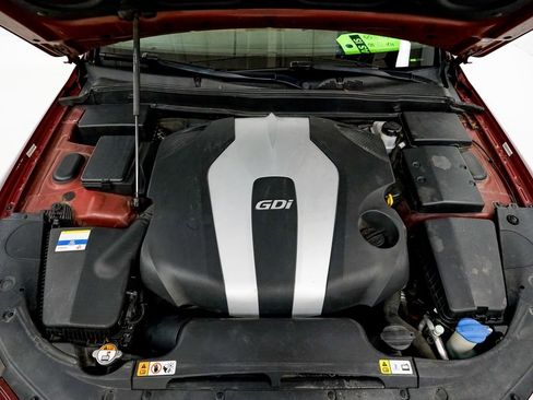 Used 2012 Hyundai Genesis 3.8 image 4