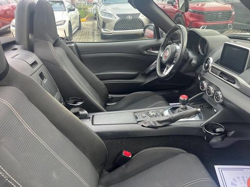 Used 2017 FIAT 124 Spider Classica image 10