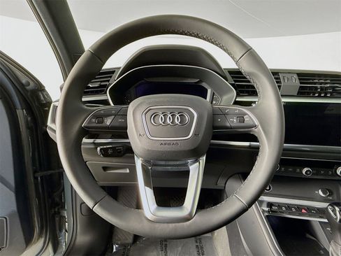 New 2025 Audi Q3 2.0T Premium image 11