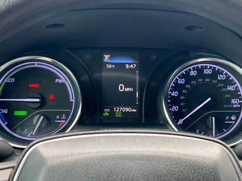 Used 2020 Toyota Camry LE image 25