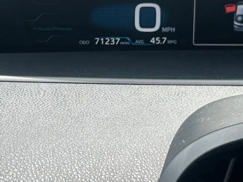 Used 2018 Toyota Prius Prime Premium FWD image 15