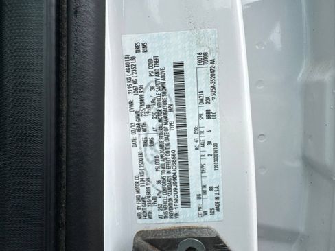 Used 2013 Ford Escape Titanium w/ Parking Technology Pkg AWD/4WD image 27