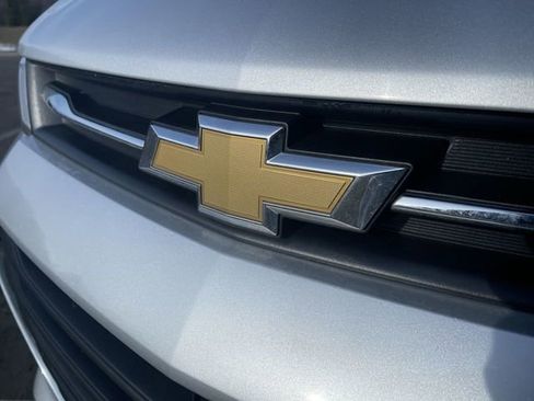 Used 2022 Chevrolet Trax LT w/ LT Convenience Package image 29