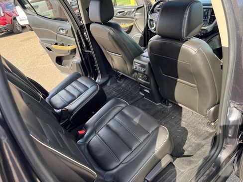 Used 2017 GMC Acadia Denali w/ Technology Package AWD/4WD image 28