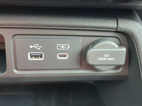 Used 2024 Honda Pilot Touring image 21