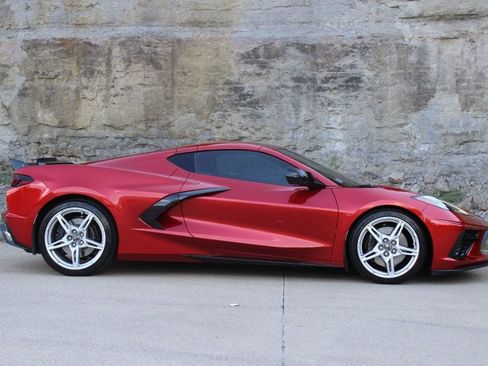 Used 2022 Chevrolet Corvette Stingray Preferred Cpe w/ Z51 Performance Package RWD image 4