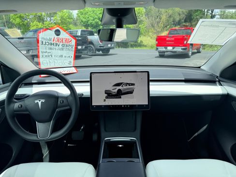 Used 2023 Tesla Model Y Long Range AWD/4WD image 20