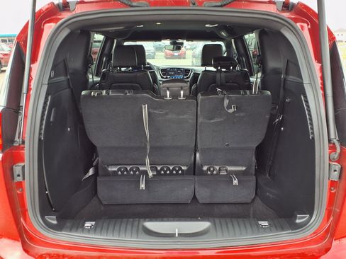 Used 2025 Chrysler Voyager LX FWD image 18